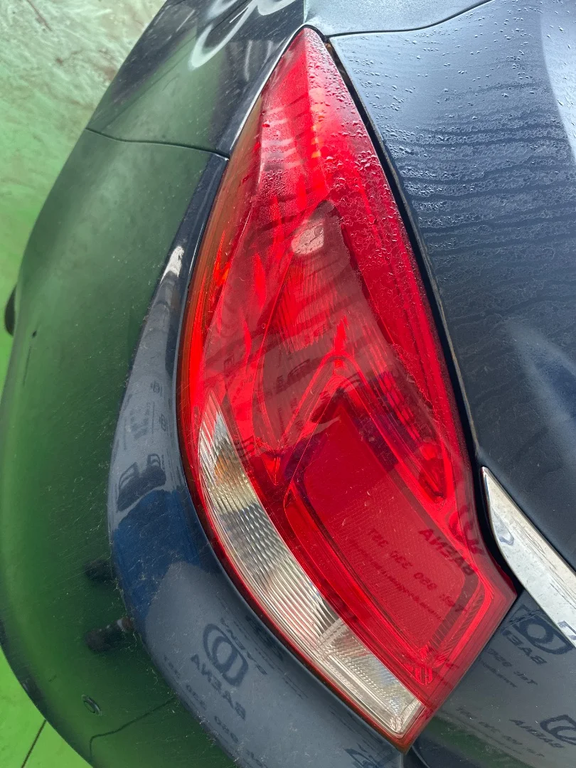 Foto de PILOTO TRASERO IZQUIERDO OPEL INSIGNIA BERLINA