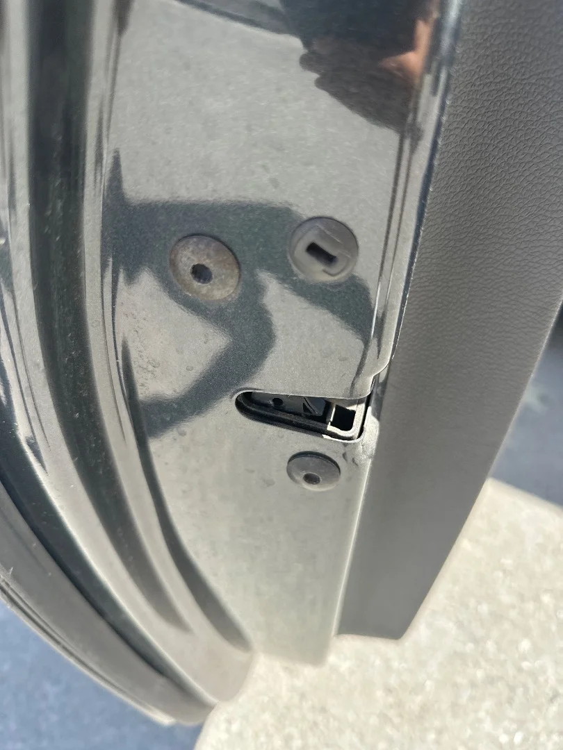 Foto de CERRADURA PUERTA DELANTERA IZQUIERDA VOLKSWAGEN GOLF VI (5K1)(10.2008)