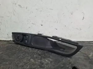 Foto de MANDO ELEVALUNAS DELANTERO IZQUIERDO FORD FOCUS BERLINA (CB8) referencia 5T14A132