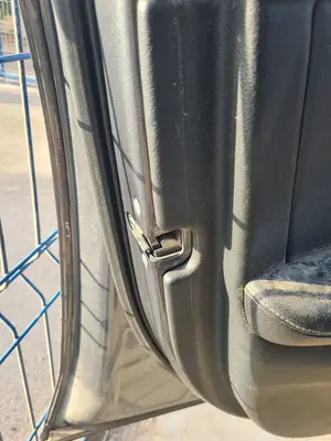 Foto de CERRADURA PUERTA DELANTERA IZQUIERDA MERCEDES-BENZ CLASE E (BM 213) BERLINA