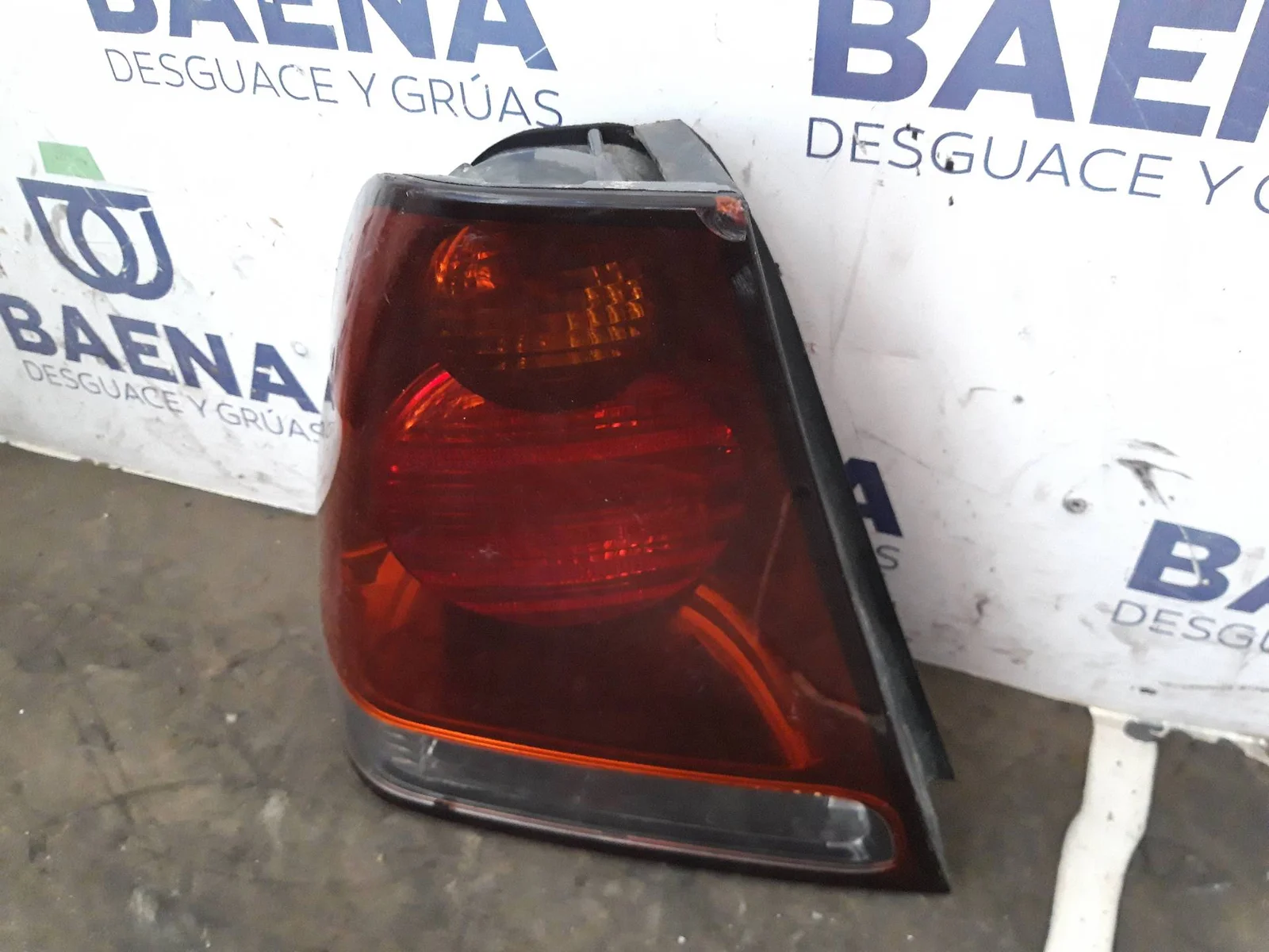 Foto de PILOTO TRASERO IZQUIERDO BMW SERIE 3 BERLINA (E46) referencia 283301