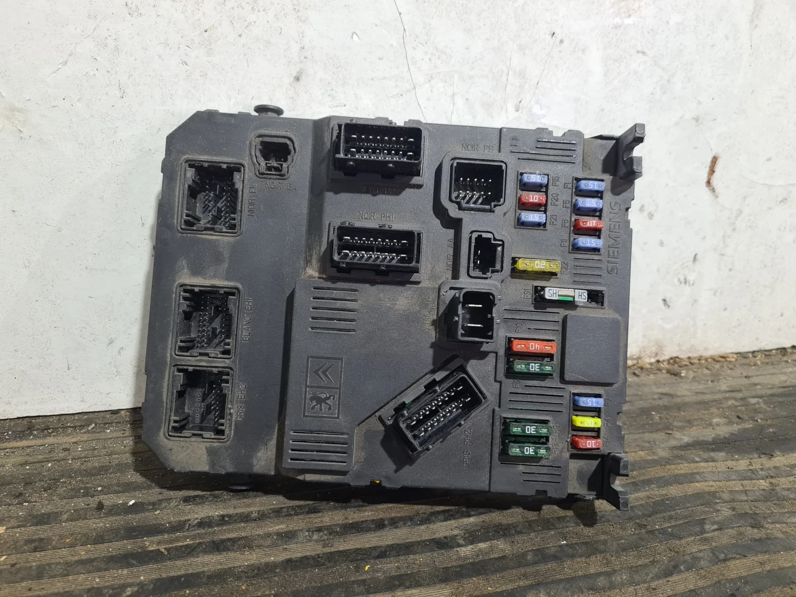 Foto de CAJA RELES / FUSIBLES CITROEN C3 referencia 9652474380