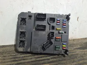 Foto de CAJA RELES / FUSIBLES CITROEN C3 referencia 9652474380
