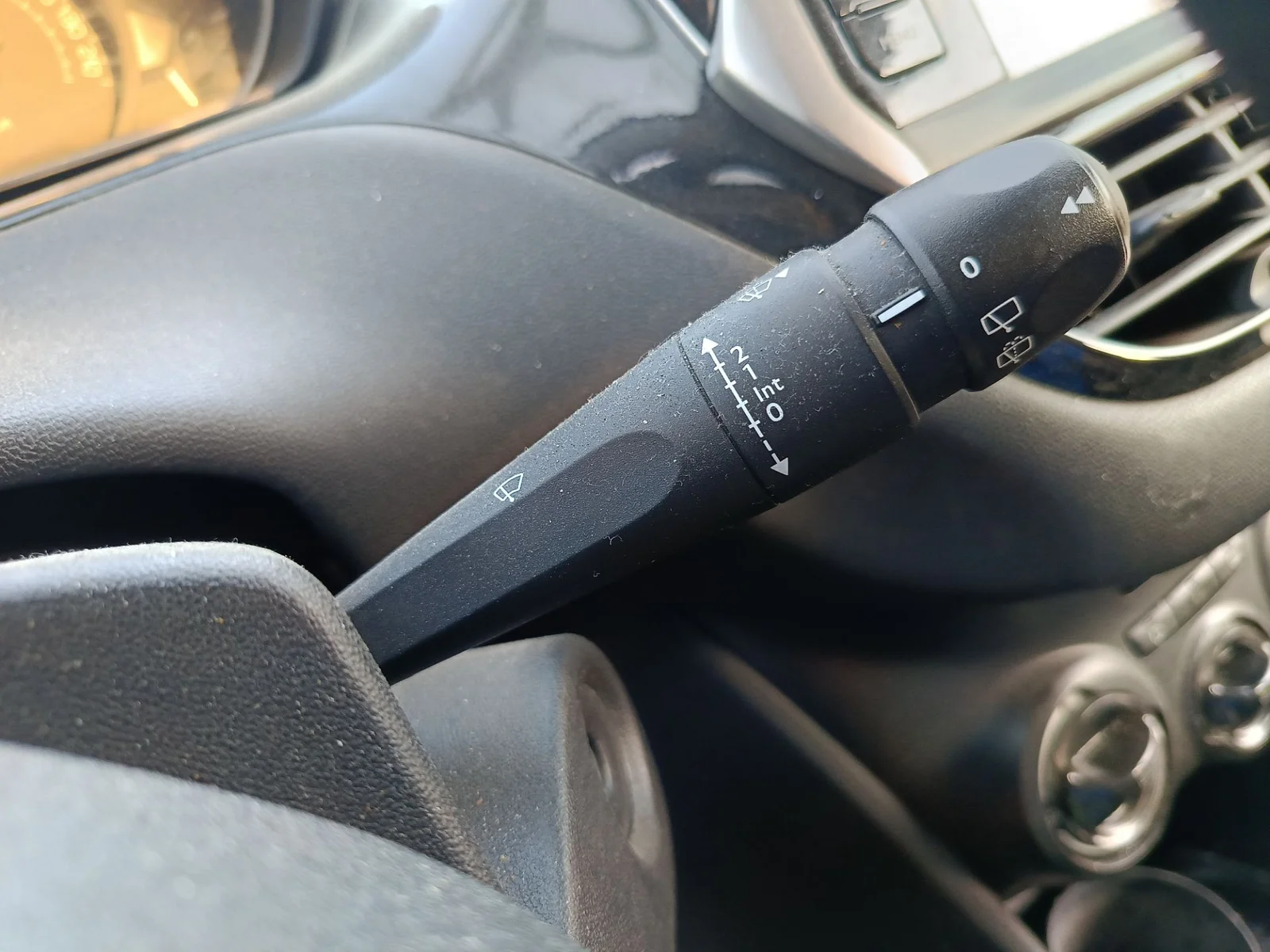 Foto de MANDO LIMPIA PEUGEOT 208