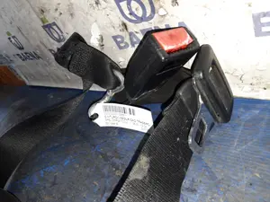 Foto de CINTURON SEGURIDAD TRASERO CENTRAL OPEL CORSA C referencia 33013557B foto 2