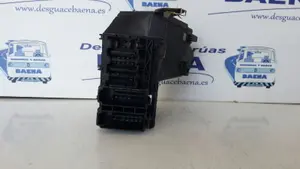 Foto de CAJA RELES / FUSIBLES SIN MARCA SIN MODELO referencia 2105450104 foto 2
