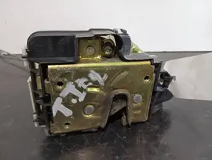 Foto de CERRADURA PUERTA TRASERA IZQUIERDA SEAT IBIZA (6K1) referencia 6K4839015E foto 4