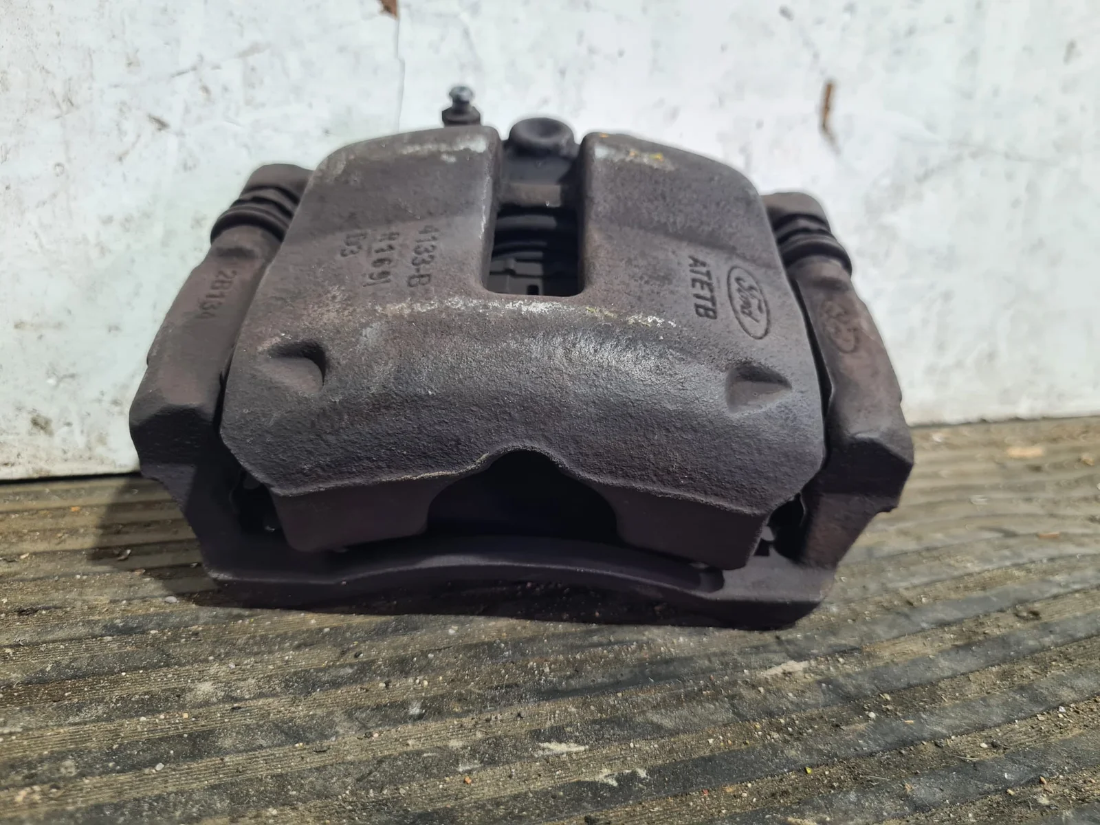 Foto de PINZA DE FRENO DELANTERA DERECHA FORD TOURNEO COURIER (C4A) referencia ATETB