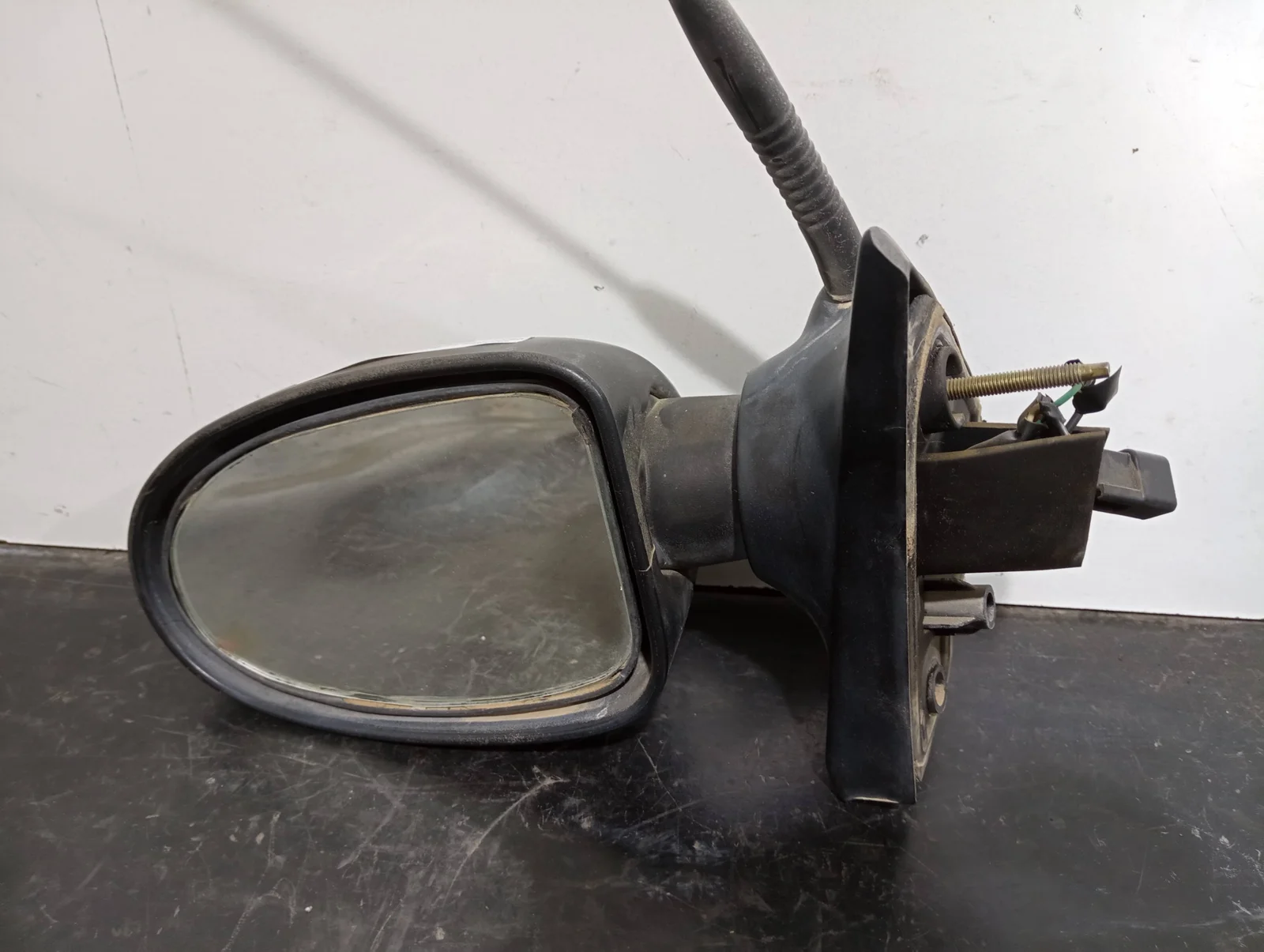 Foto de RETROVISOR IZQUIERDO RENAULT TWINGO I (C06)