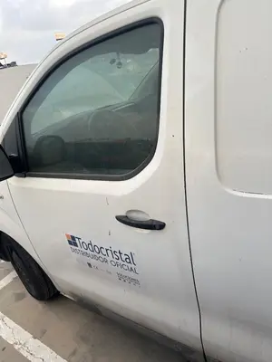 Foto de PUERTA DELANTERA IZQUIERDA PEUGEOT EXPERT FURGÓN