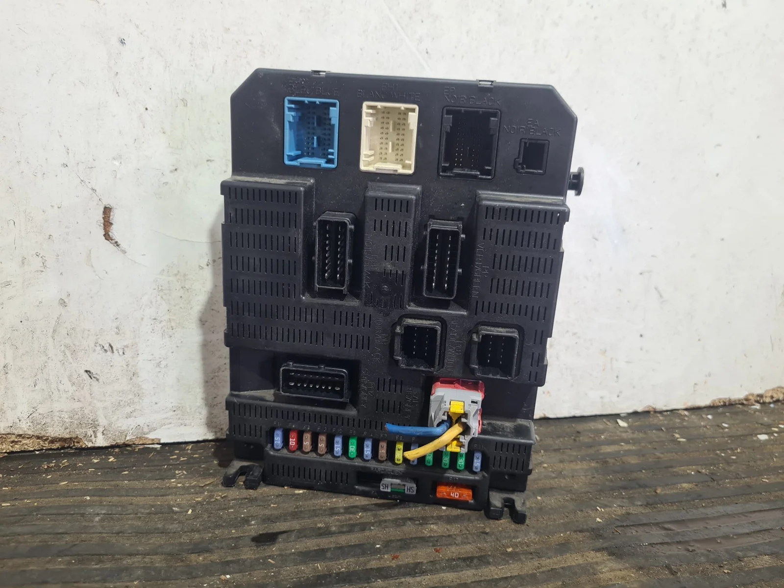 Foto de CAJA RELES / FUSIBLES CITROEN C3 referencia 9664156780