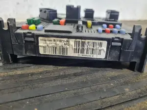 Foto de CAJA RELES / FUSIBLES PEUGEOT 206 referencia 9653667680 foto 3