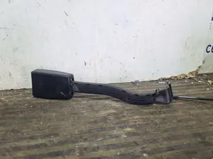 Foto de ENGANCHE CINTURON DELANTERO IZQUIERDO VOLKSWAGEN GOLF V (1K1)(10.2003) referencia 1K4857755K