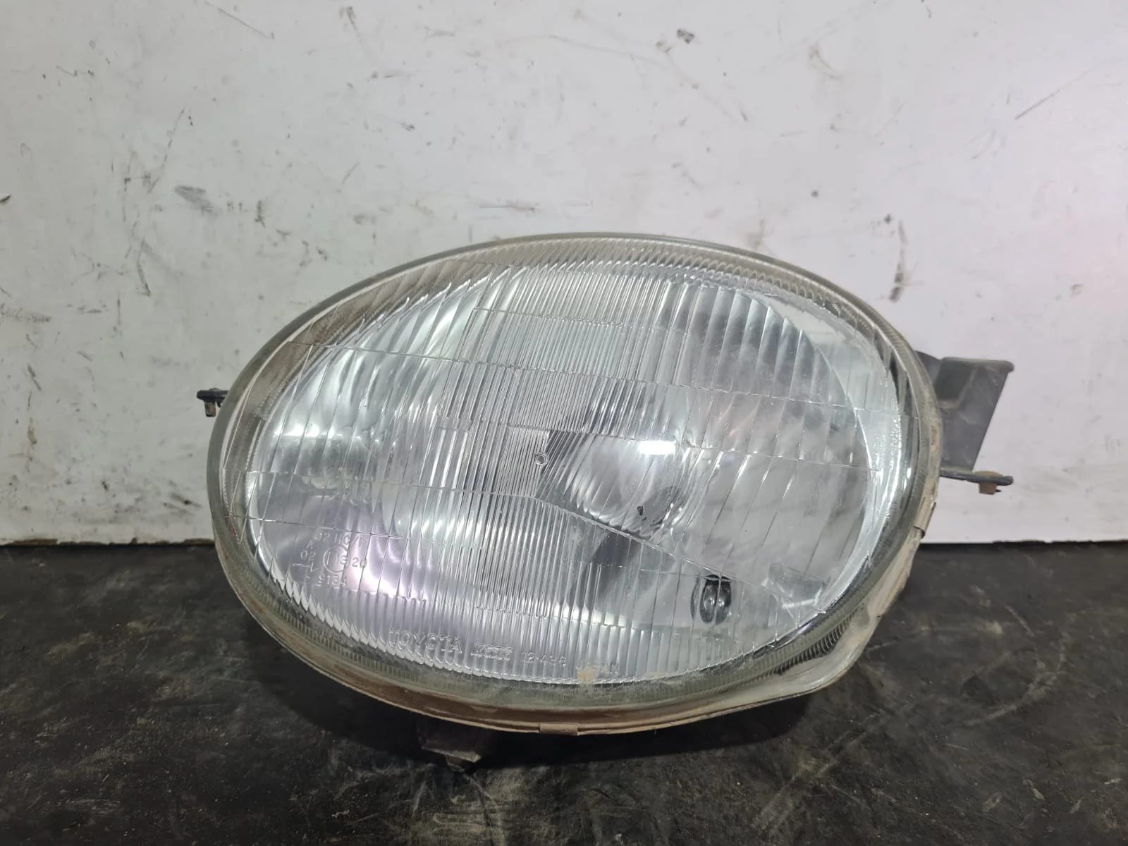 Foto de FARO IZQUIERDO TOYOTA COROLLA (E11)