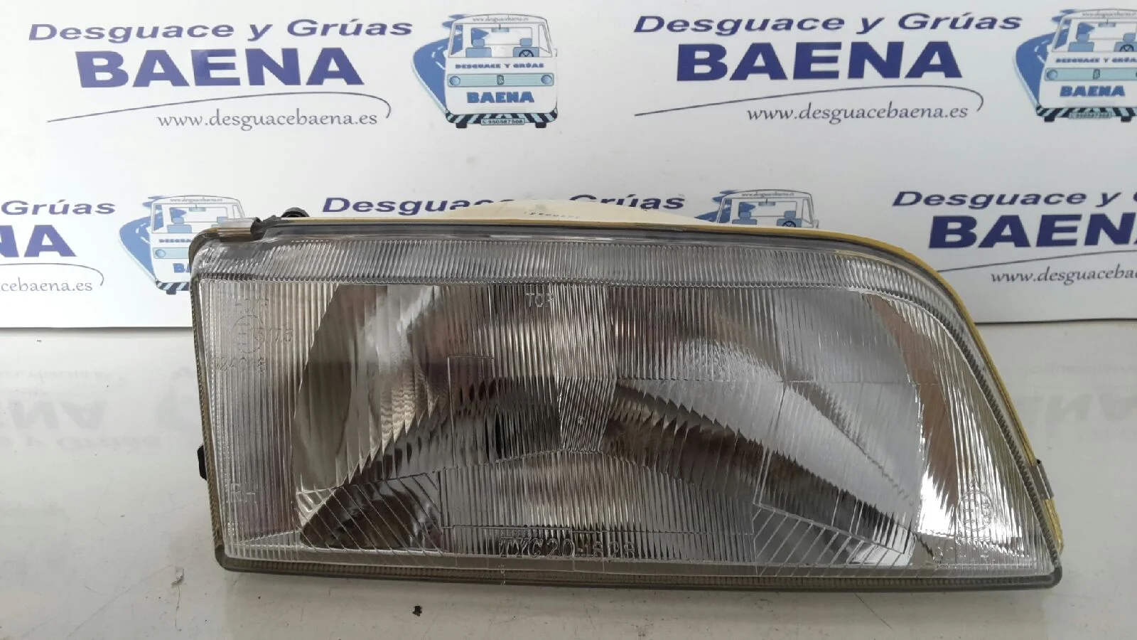 Foto de FARO DERECHO SIN MARCA SIN MODELO