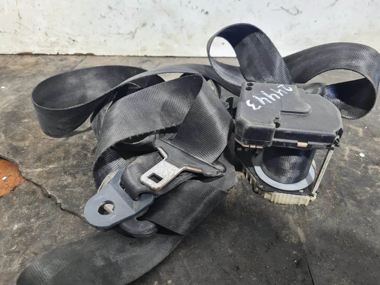 Foto de CINTURON SEGURIDAD DELANTERO IZQUIERDO CITROEN C3 referencia 33040326