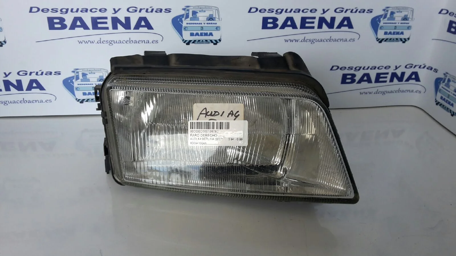 Foto de FARO DERECHO SIN MARCA SIN MODELO referencia 8D0941004A
