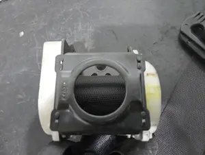 Foto de CINTURON SEGURIDAD TRASERO DERECHO SIN MARCA SIN MODELO referencia 6057206 foto 3