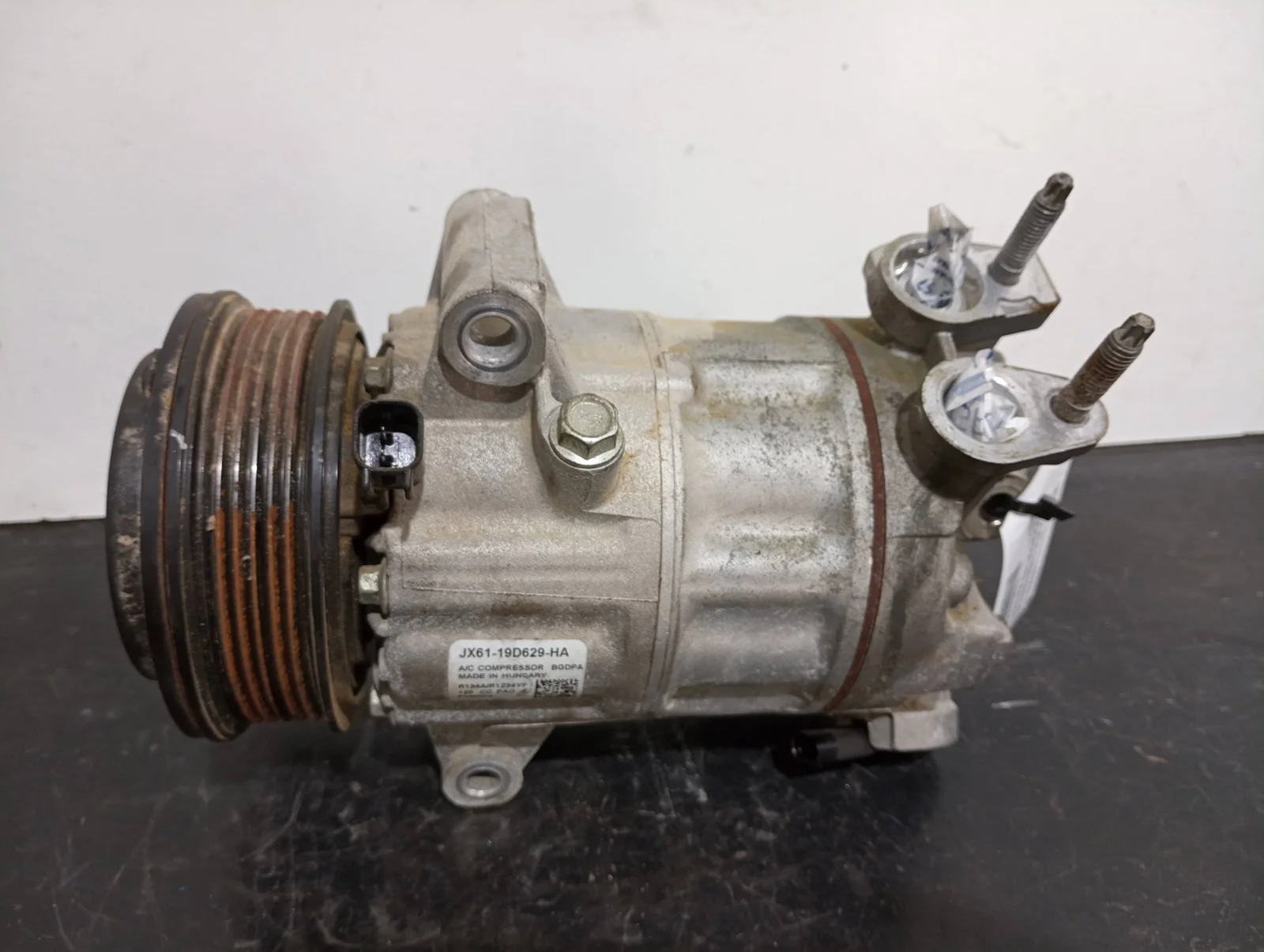 Foto de COMPRESOR AIRE ACONDICIONADO FORD FOCUS BERLINA (CGE) referencia JX6119D629HA