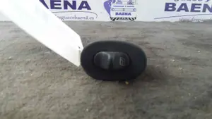 Foto de MANDO ELEVALUNAS TRASERO DERECHO SIN MARCA SIN MODELO referencia 4519989