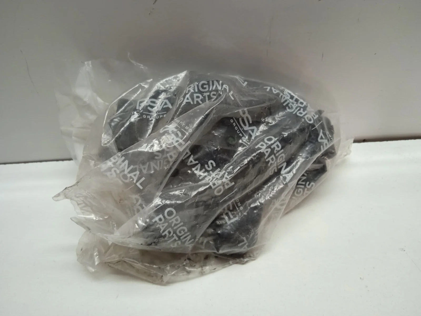 Foto de CERRADURA MALETERO / PORTON SIN MARCA SIN MODELO referencia 9816195380