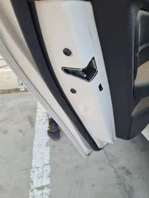 Foto de CERRADURA PUERTA TRASERA IZQUIERDA BMW SERIE 3 FAMILIAR (F31)