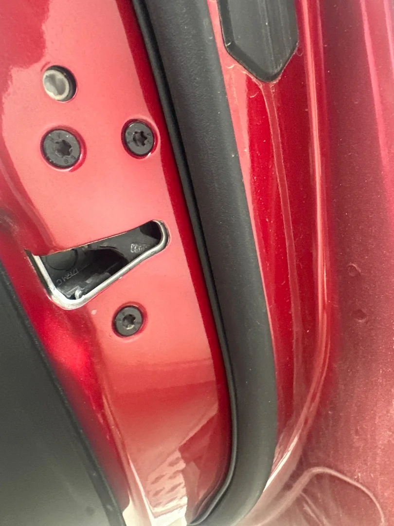 Foto de CERRADURA PUERTA DELANTERA DERECHA FORD FOCUS BERLINA (CGE)