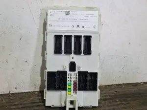 Foto de CAJA RELES / FUSIBLES BMW SERIE 1 BERLINA 3P (F21) referencia 873350502 foto 1