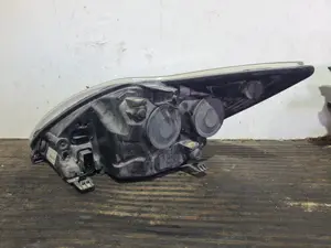 Foto de FARO DERECHO FORD FOCUS BERLINA (CAP) referencia 8M5113W029CE foto 4