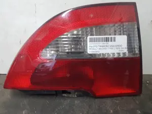 Foto de PILOTO TRASERO IZQUIERDO RENAULT MEGANE I FASE 2 BERLINA (BA0) referencia 7700428052