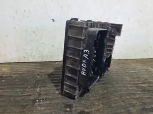 Foto de CAJA RELES / FUSIBLES AUDI A3 SPORTBACK (8PA) referencia 1K0937124K foto 5