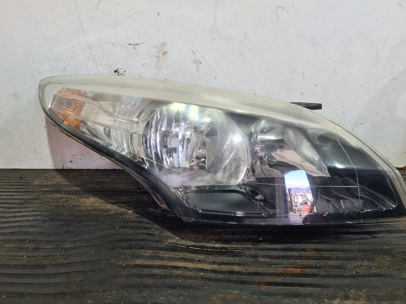 Foto de FARO DERECHO RENAULT MEGANE III BERLINA 5P referencia 26010101