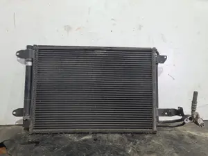 Foto de CONDENSADOR / RADIADOR AIRE ACONDICIONADO VOLKSWAGEN GOLF PLUS V (5M1) referencia 1K0820411H foto 2