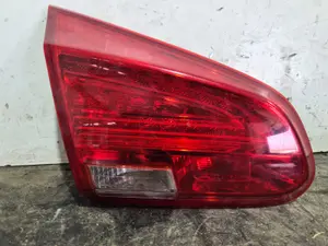 Foto de PILOTO TRASERO IZQUIERDO INTERIOR KIA CEED (JD) referencia 92403A20