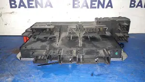 Foto de CAJA RELES / FUSIBLES SIN MARCA SIN MODELO referencia A0315451732 foto 3