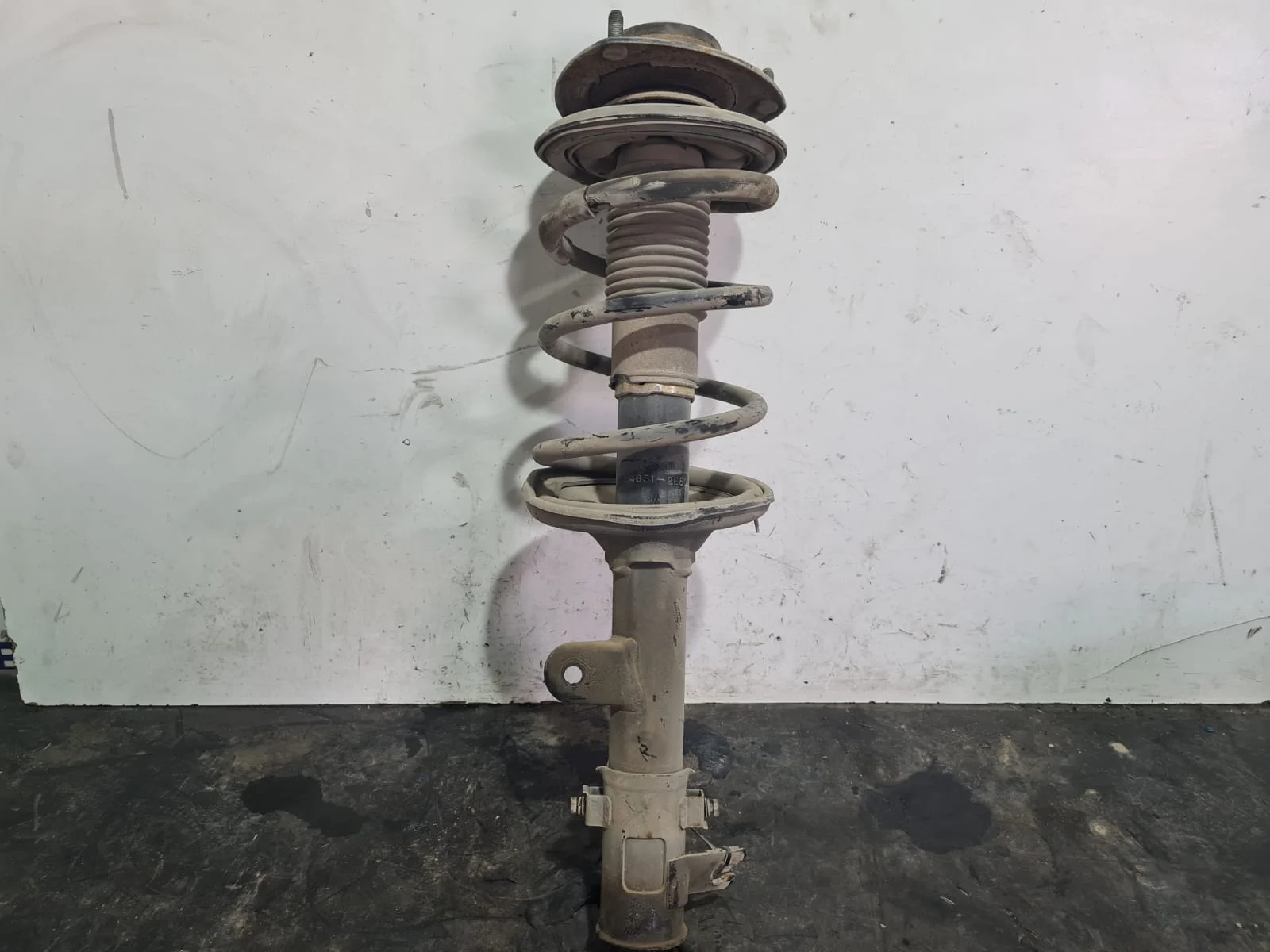 Foto de AMORTIGUADOR DELANTERO IZQUIERDO SIN MARCA SIN MODELO referencia 546512E500