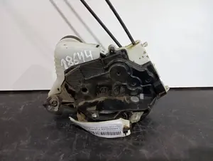Foto de CERRADURA PUERTA DELANTERA DERECHA TOYOTA YARIS (KSP1/NLP1/NSP1)
