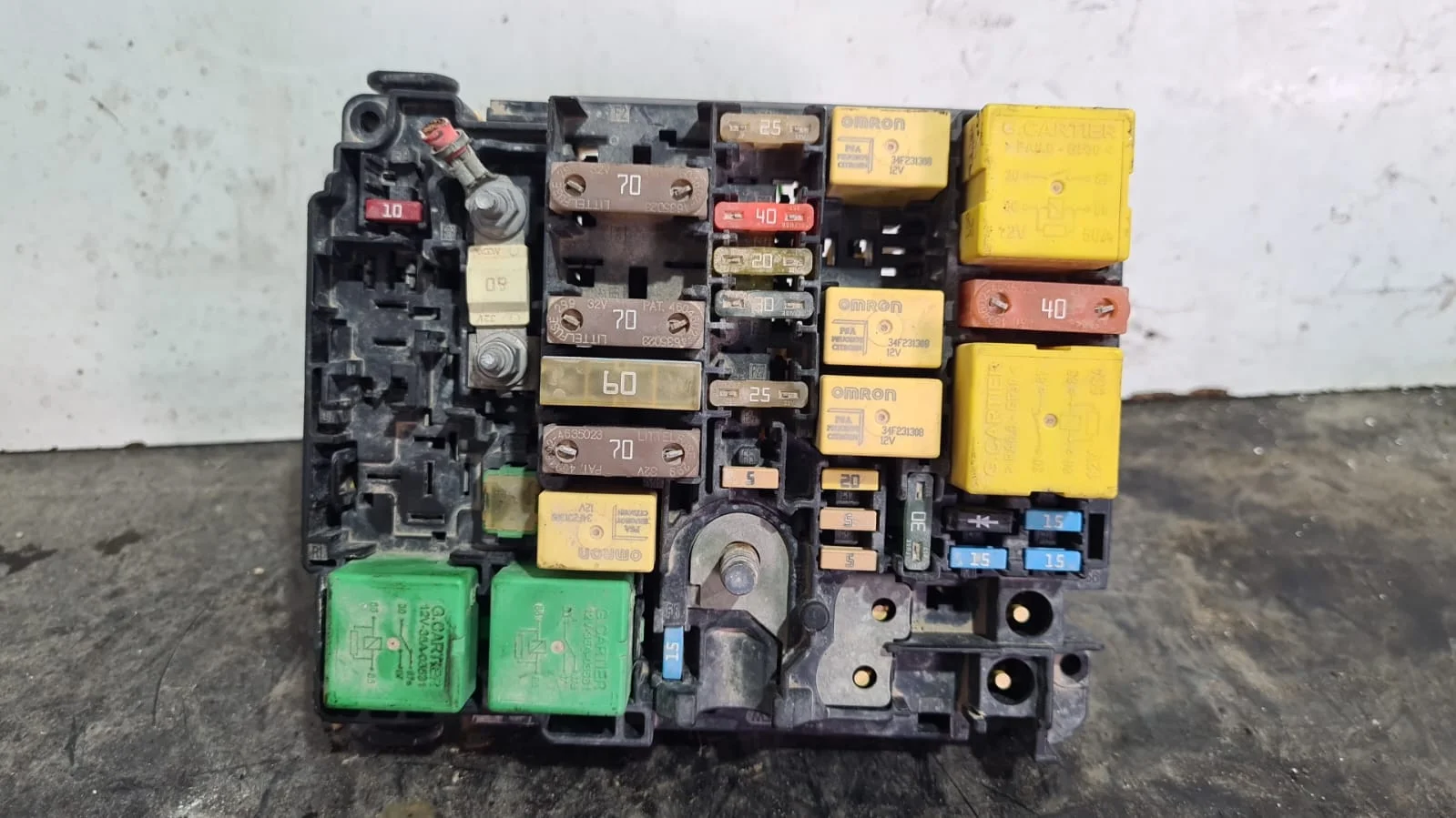Foto de CAJA RELES / FUSIBLES CITROEN C-ELYSÉE referencia 9804848480