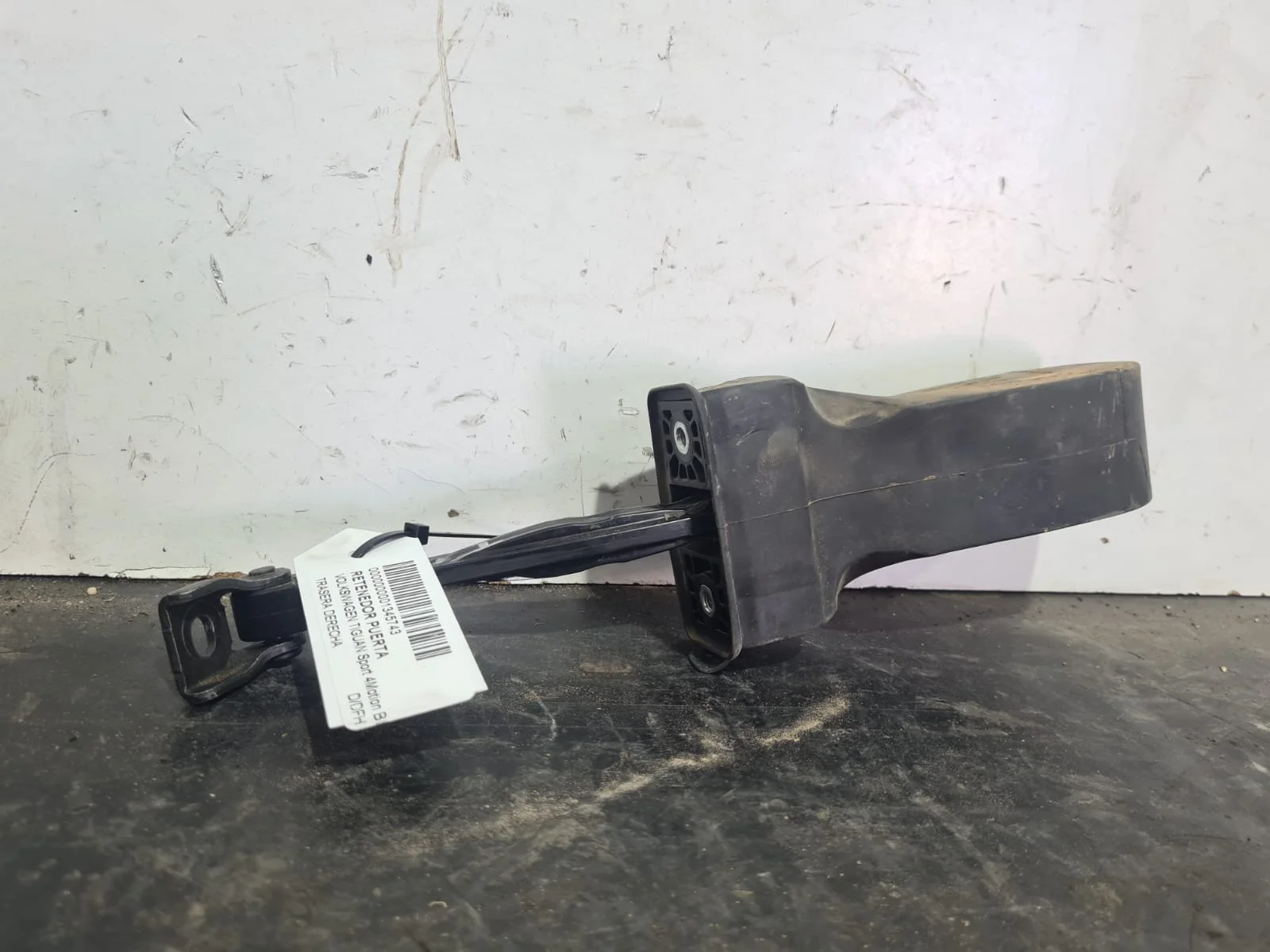 Foto de RETENEDOR PUERTA VOLKSWAGEN TIGUAN (AD1) referencia TRASERA DERECHA