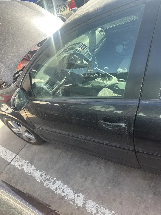Foto de PUERTA DELANTERA IZQUIERDA VOLKSWAGEN GOLF V (1K1)(10.2003)