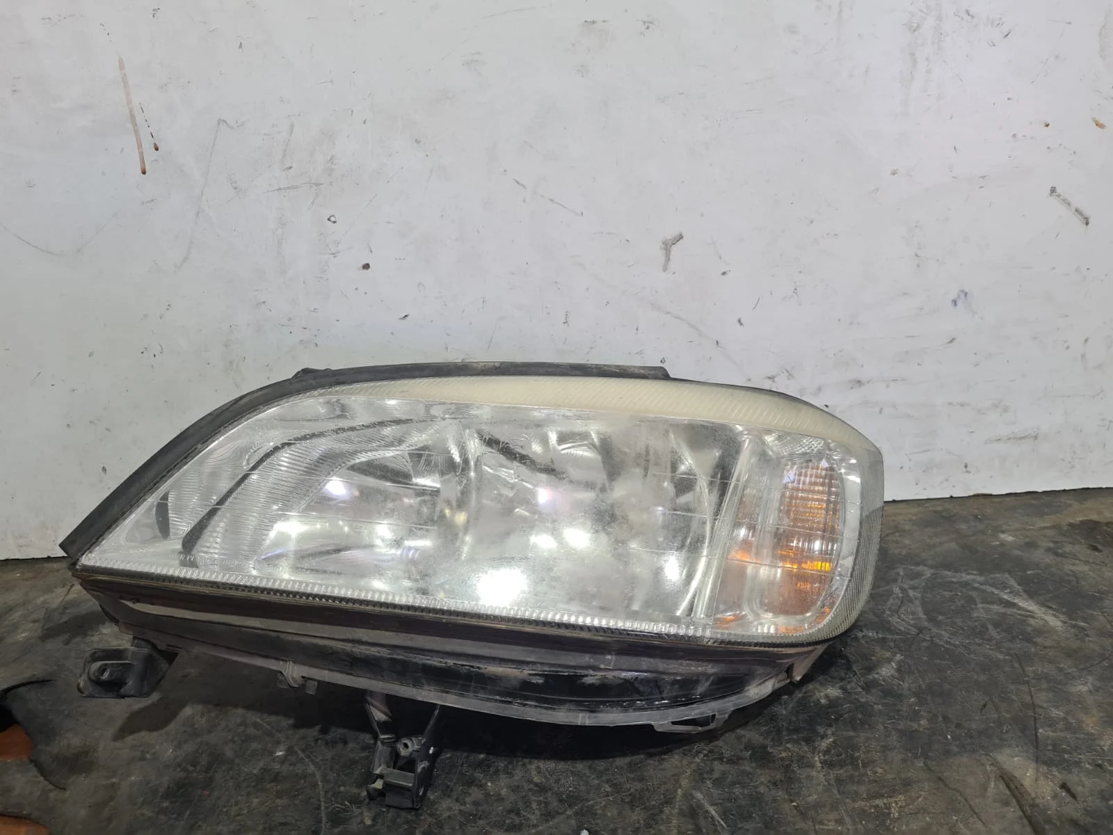 Foto de FARO IZQUIERDO OPEL ZAFIRA A referencia 90582021
