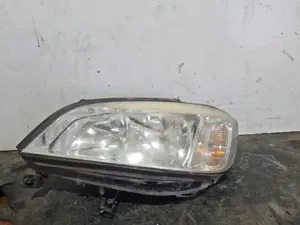 Foto de FARO IZQUIERDO OPEL ZAFIRA A referencia 90582021