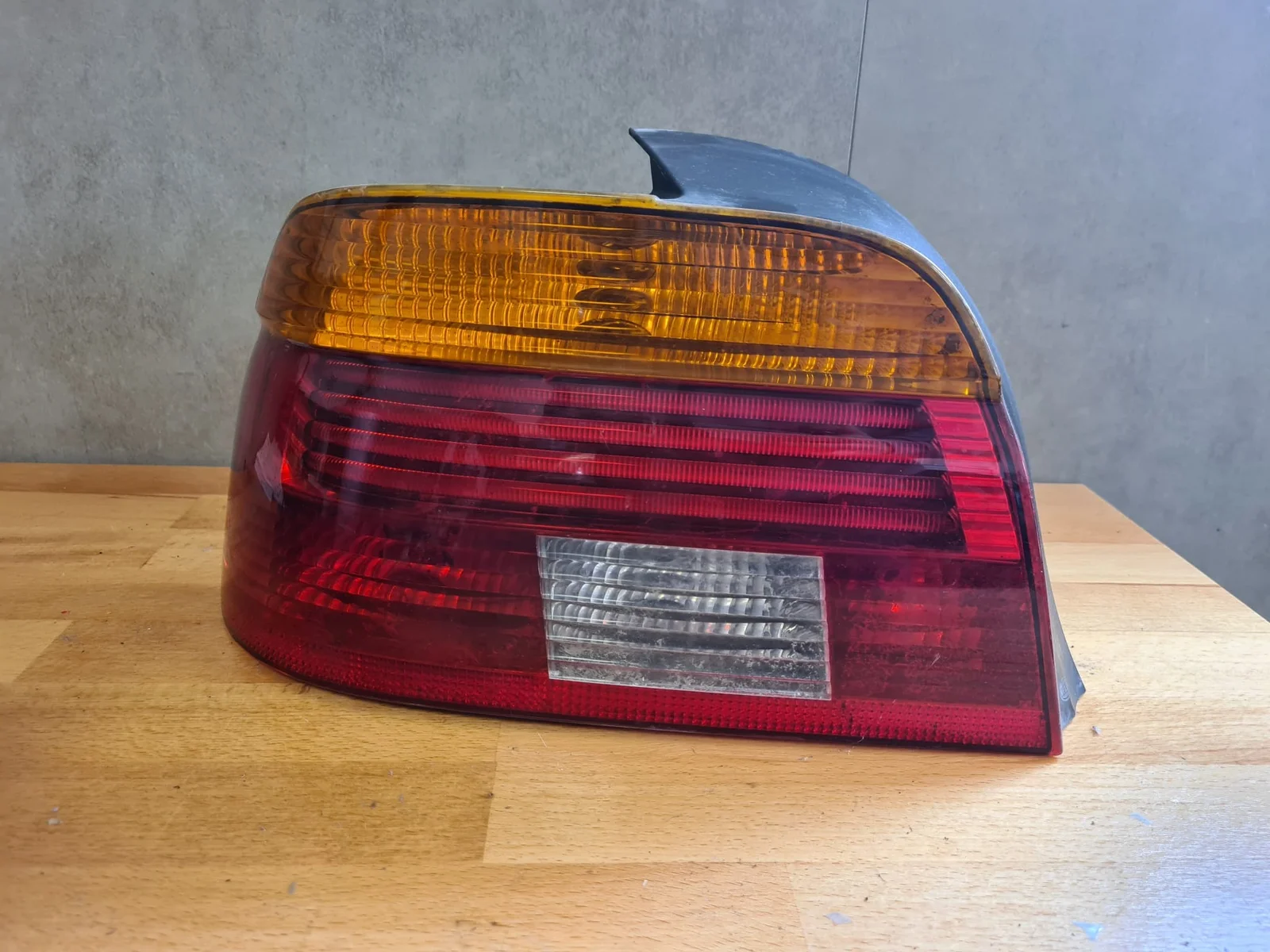 Foto de PILOTO TRASERO IZQUIERDO BMW SERIE 5 BERLINA (E39) referencia 6900209