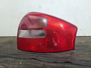 Foto de PILOTO TRASERO DERECHO AUDI A6 AVANT (4B5) referencia 4B5945096 foto 3