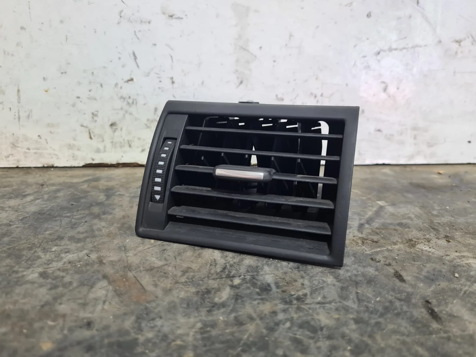 Foto de REJILLA AIREADORA AUDI A8 (4E) referencia 4E0820951