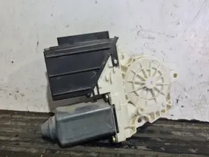 Foto de MOTOR ELEVALUNAS DELANTERO DERECHO SIN MARCA SIN MODELO referencia 104383101 foto 5