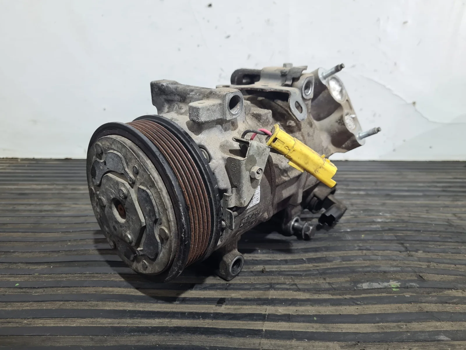 Foto de COMPRESOR AIRE ACONDICIONADO PEUGEOT 3008 referencia 9834779480