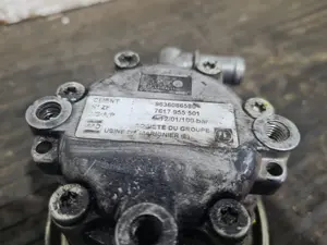 Foto de BOMBA DIRECCION CITROEN C5 BERLINA referencia 9636086580 foto 5