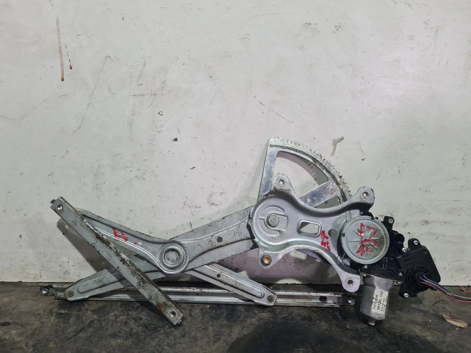 Foto de ELEVALUNAS TRASERO DERECHO TOYOTA COROLLA VERSO (R1) referencia 997250102
