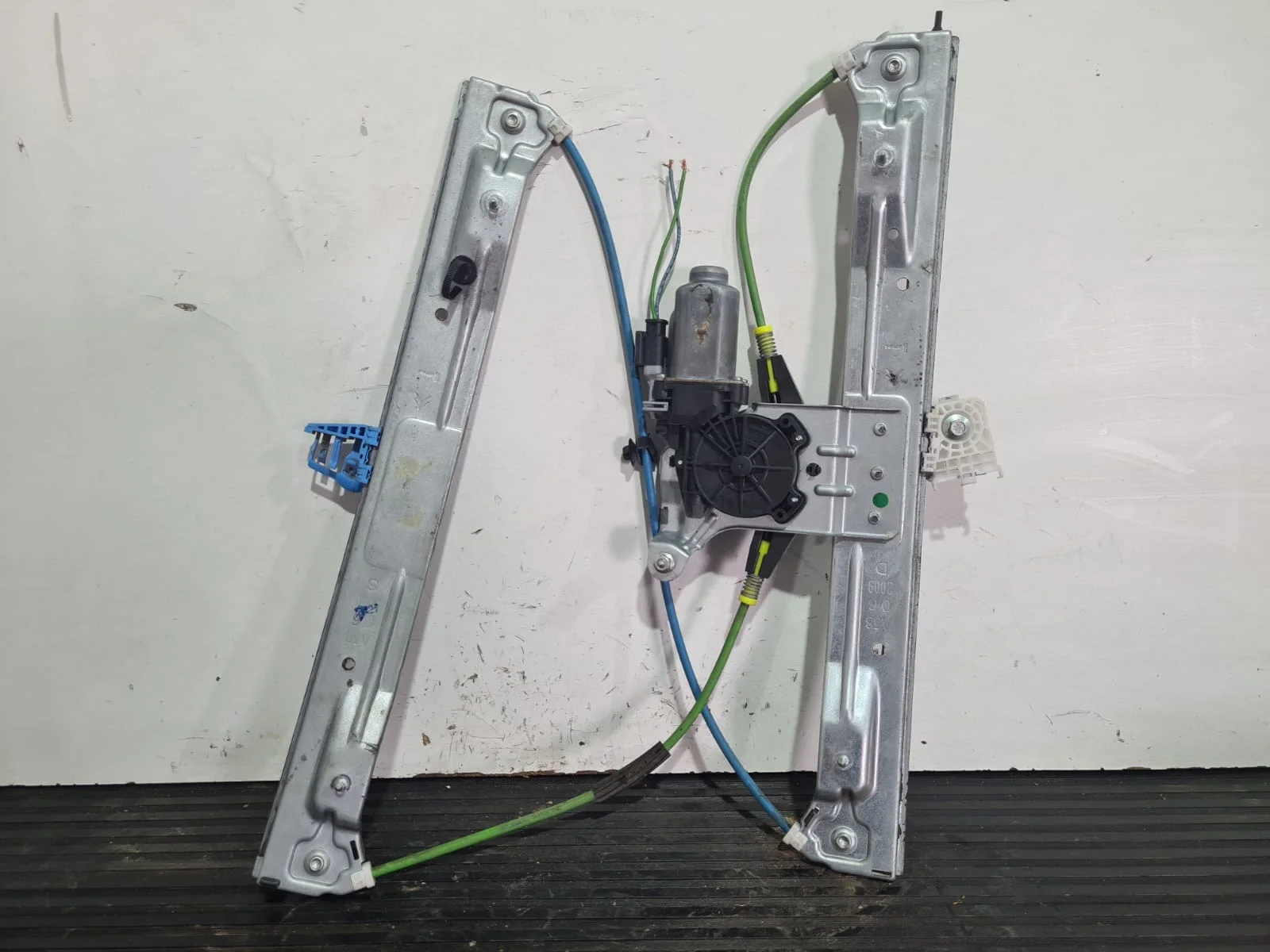 Foto de ELEVALUNAS DELANTERO DERECHO CITROEN C3 PICASSO referencia 402188B
